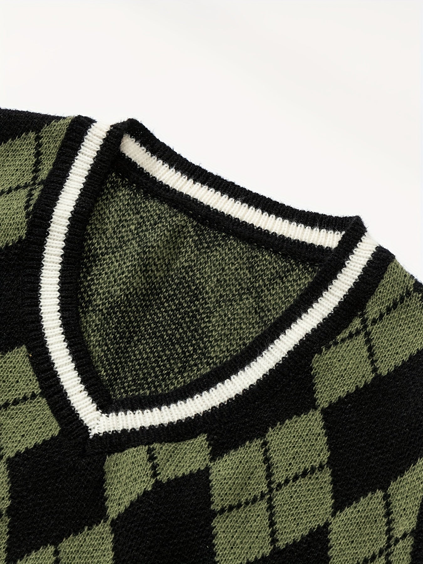 gbolsos  Men's Plus Size Argyle V-neck Sweater Vest, Sleeveless Pullover Knit Tops For Spring/autumn