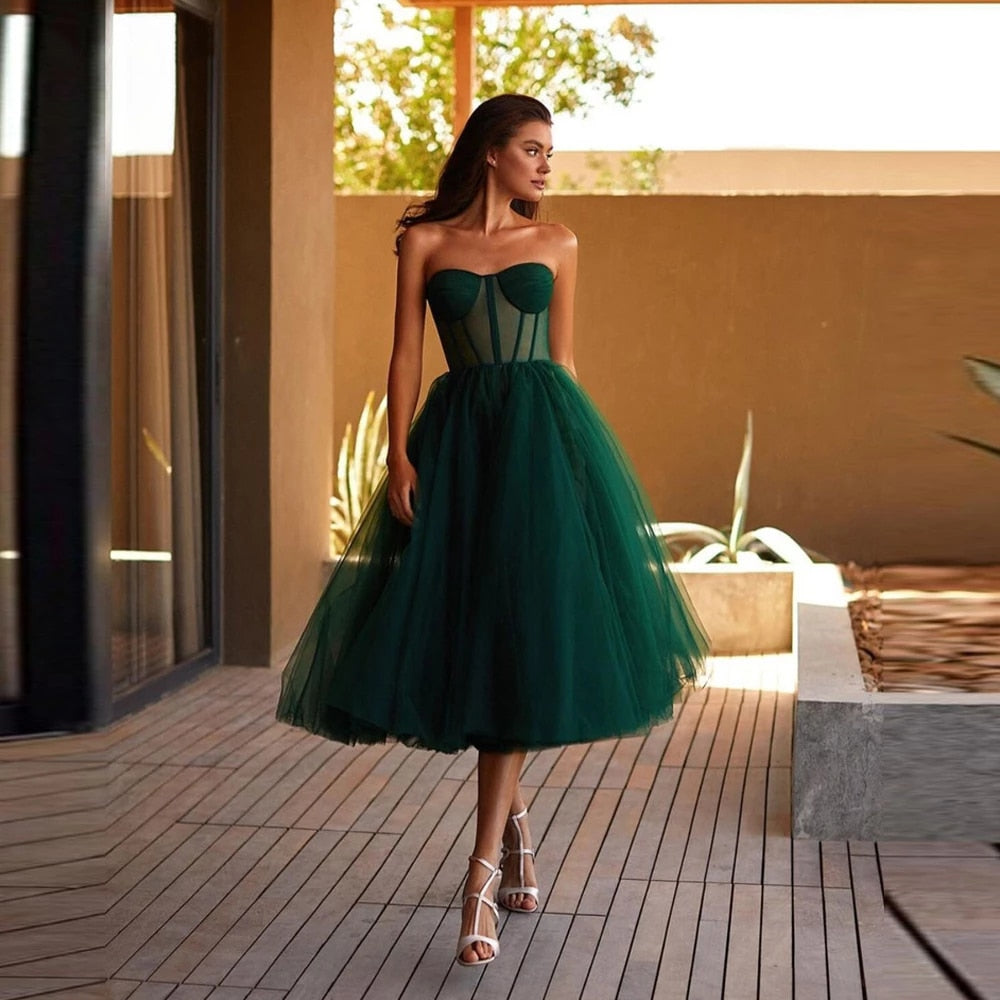 Simple Green Tulle A Line Short Prom Dresses Sweetheart Sheer Corset Top Tea Length Formal Party Gowns